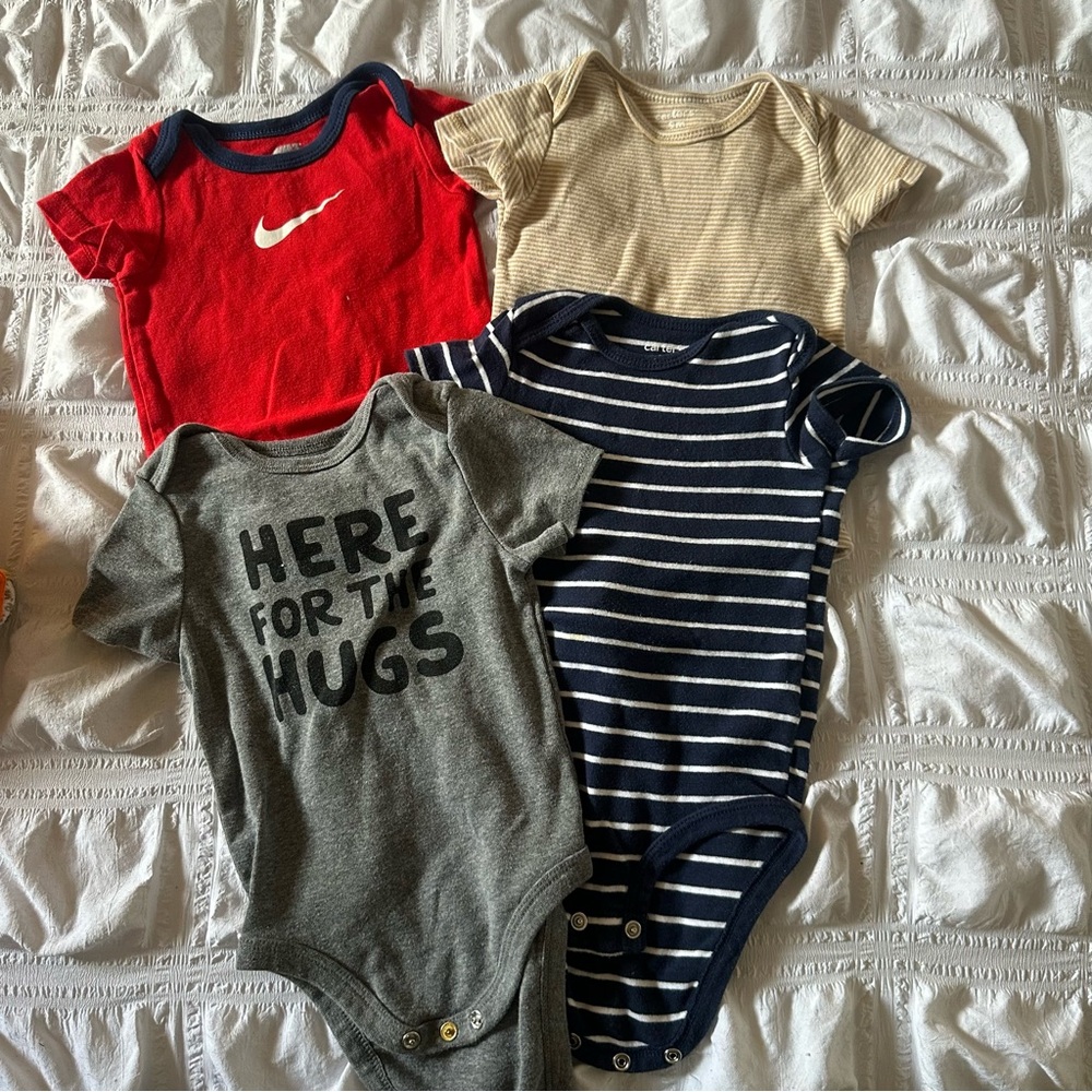 Set of 4 Infant Onesies Size 9 Months